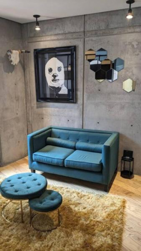 A Hip Modern Gem in El Centro!